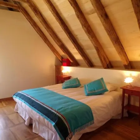 House La Grange Du Pradie بيت للعطل *