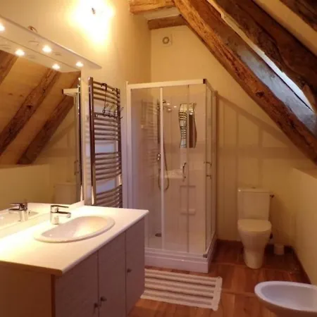 بيت للعطل House La Grange Du Pradie *