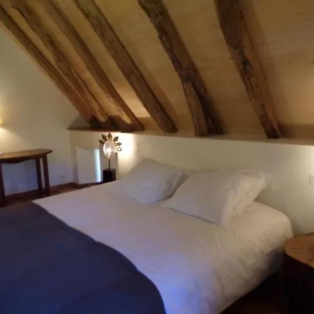 House La Grange Du Pradie بيت للعطل