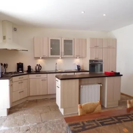House La Grange Du Pradie بيت للعطل